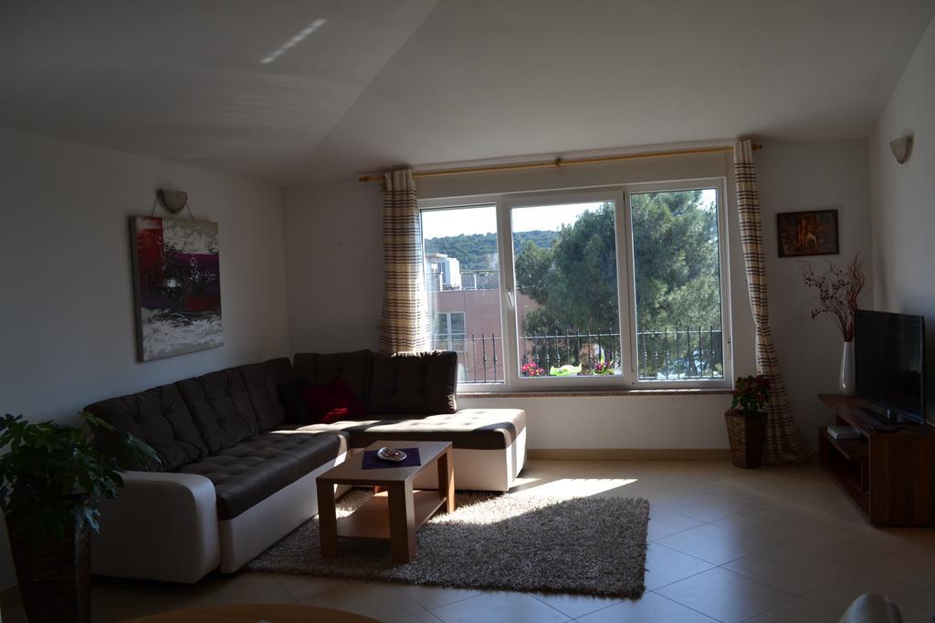 Apartment Greta,50 Meters To The Beach Banjole Habitación foto